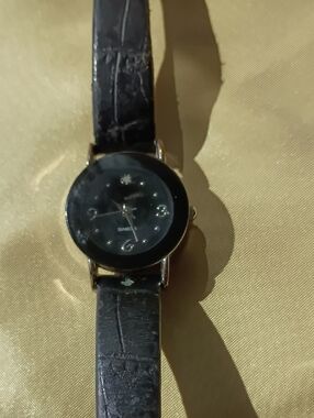 Vintage Black Round Dial Leather Strap Watch
